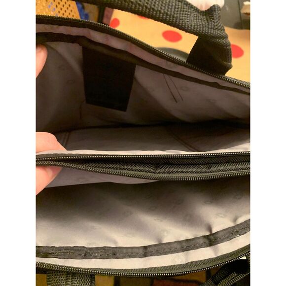 NWOT Wenger Legacy 17" Slimcase Laptop Briefcase Shock Absorber Padded Strap - Picture 6 of 6